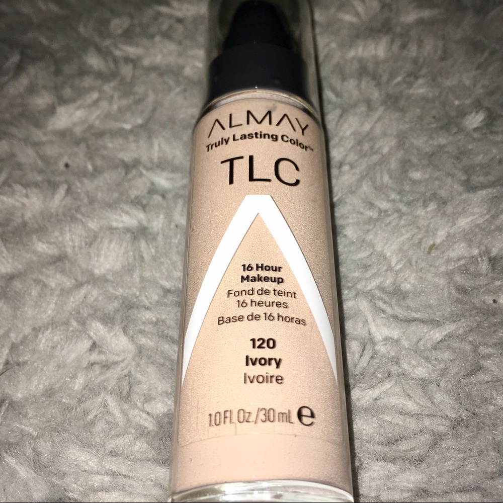 Almost foundation BRAND NEW